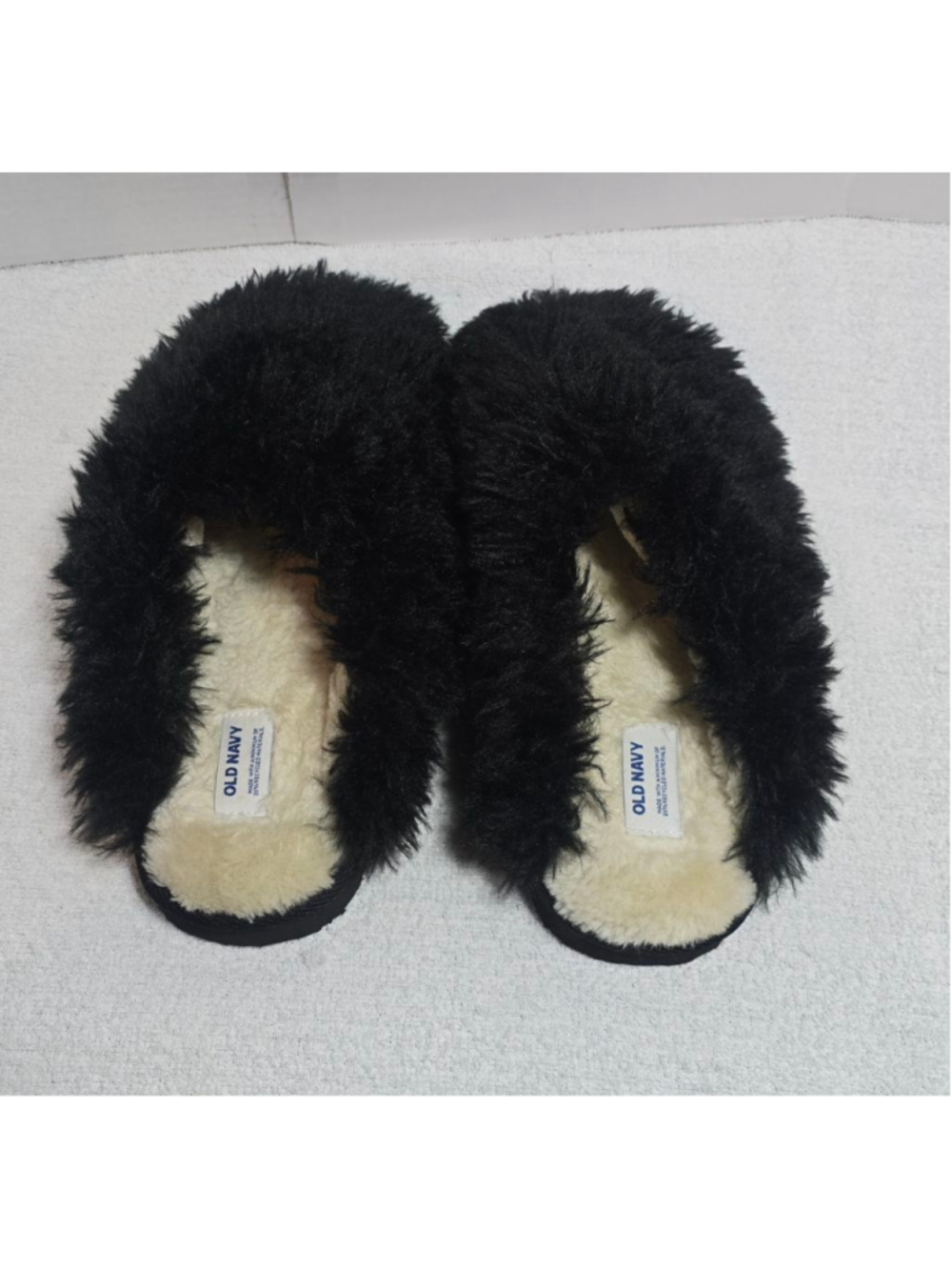 Women's Old Navy Black Faux Fur Slippers Size 9